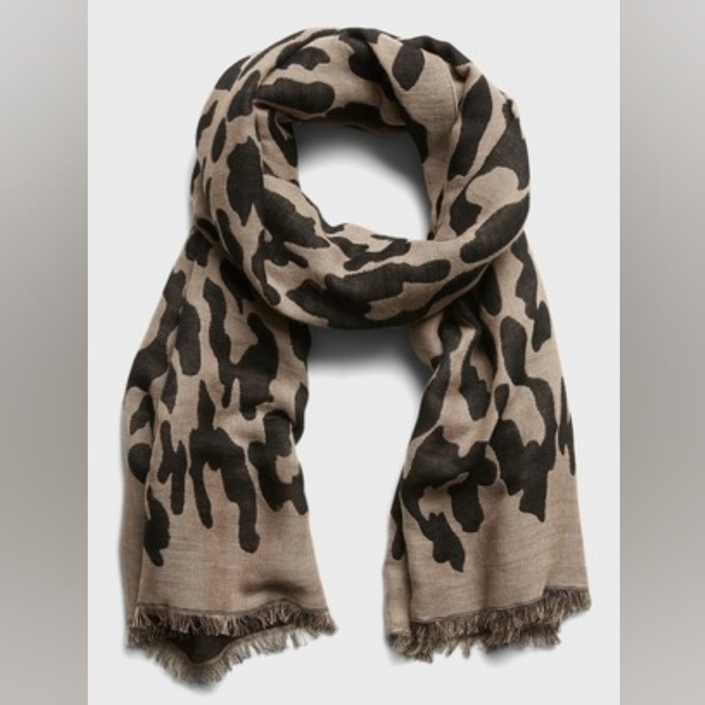 Banana Republic leopard scarf wool cotton